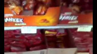 bu markette herşey yanlış