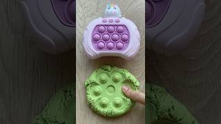 Kineticsand Popit Machine