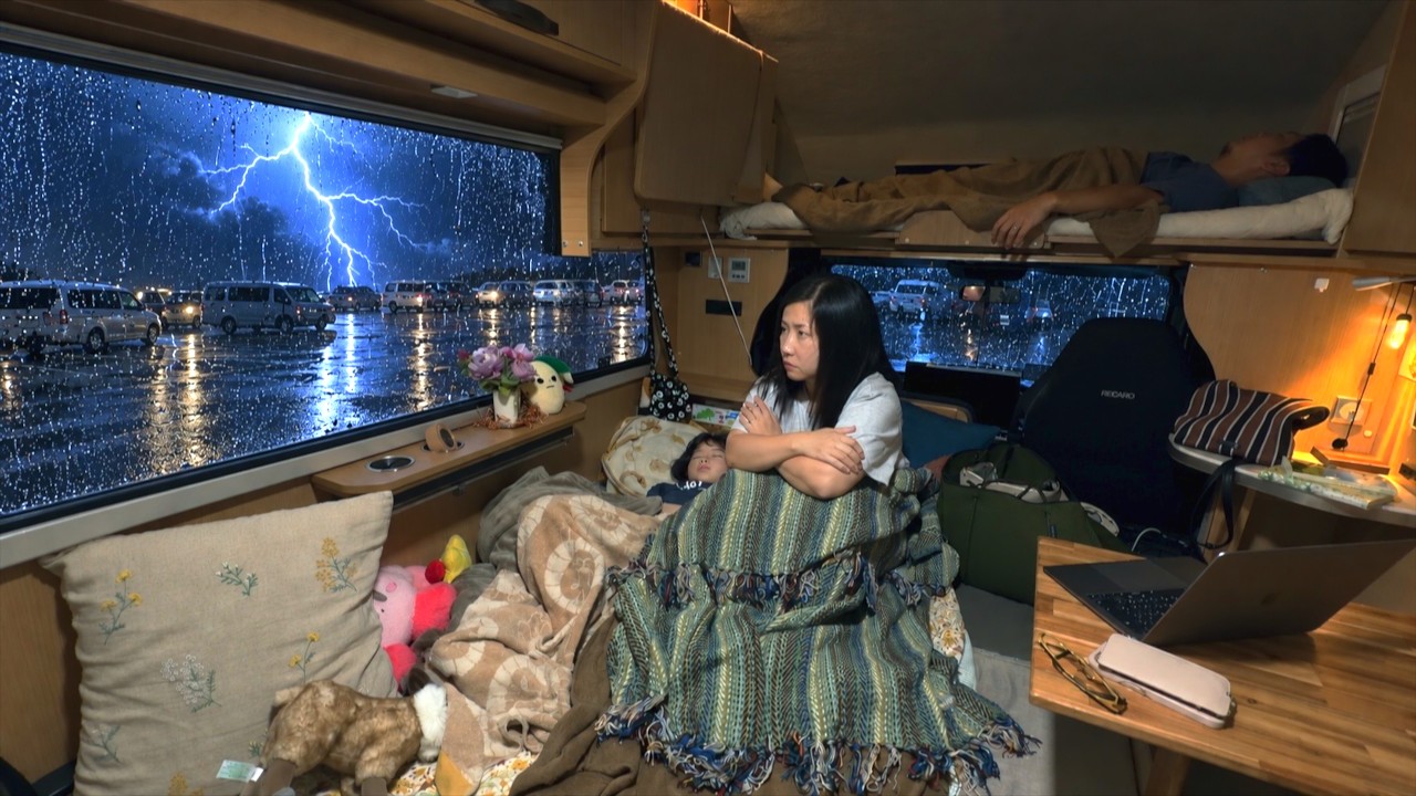 【雨と雷の車中泊】天気急変！山あいの里で過ごす閃光の闇夜｜信州の味噌作り