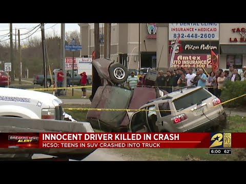 Teens throwing eggs leads to deadly crash in north Harris County