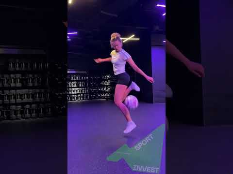 Freestyle & Fierce: Training Day with a Stunning Football Queen #sportinvest #womeninsports
