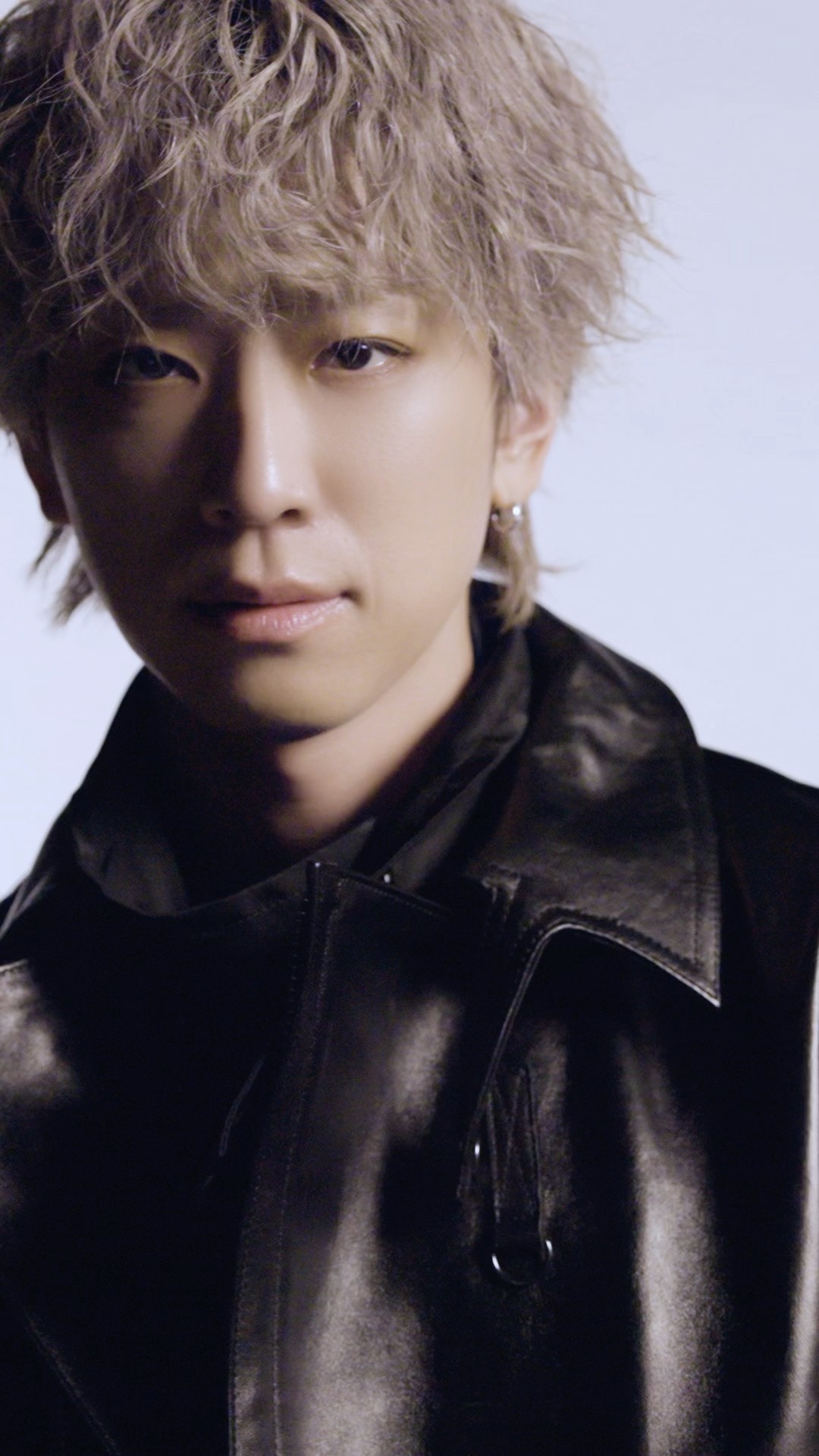 NEWS – #変身 Teaser #4 “BLACK” #小山慶一郎 #Shorts - YouTube