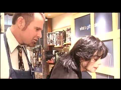 Michael Jackson - footage Indianapolis signing for fans in 2003