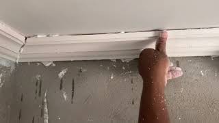 Como colocar moldura de gesso de forma simples e fácil.