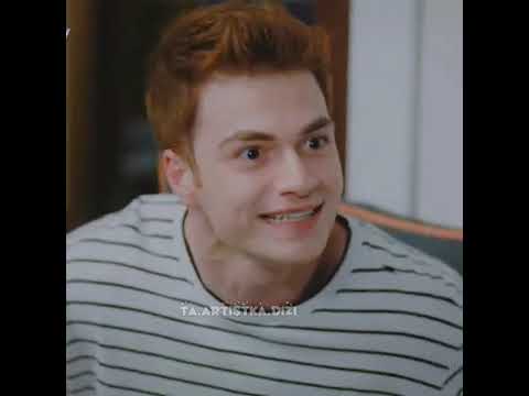 Реджеп Уста в роли Берка из "Мои братья, мои сестры" (2021)