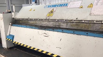 A running Schechtl 3100mm x 3mm Mechanical Box & Pan Folder