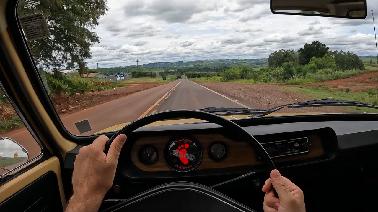 Dirigindo a Vw Brasília - POV - Carro antigo
