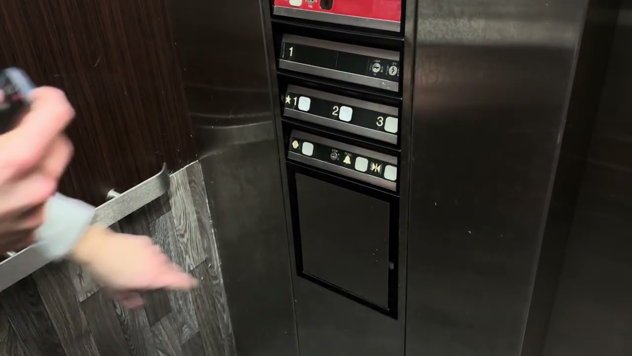 Dover impulse elevator @ country Inn and suites in South Dayton OH￼