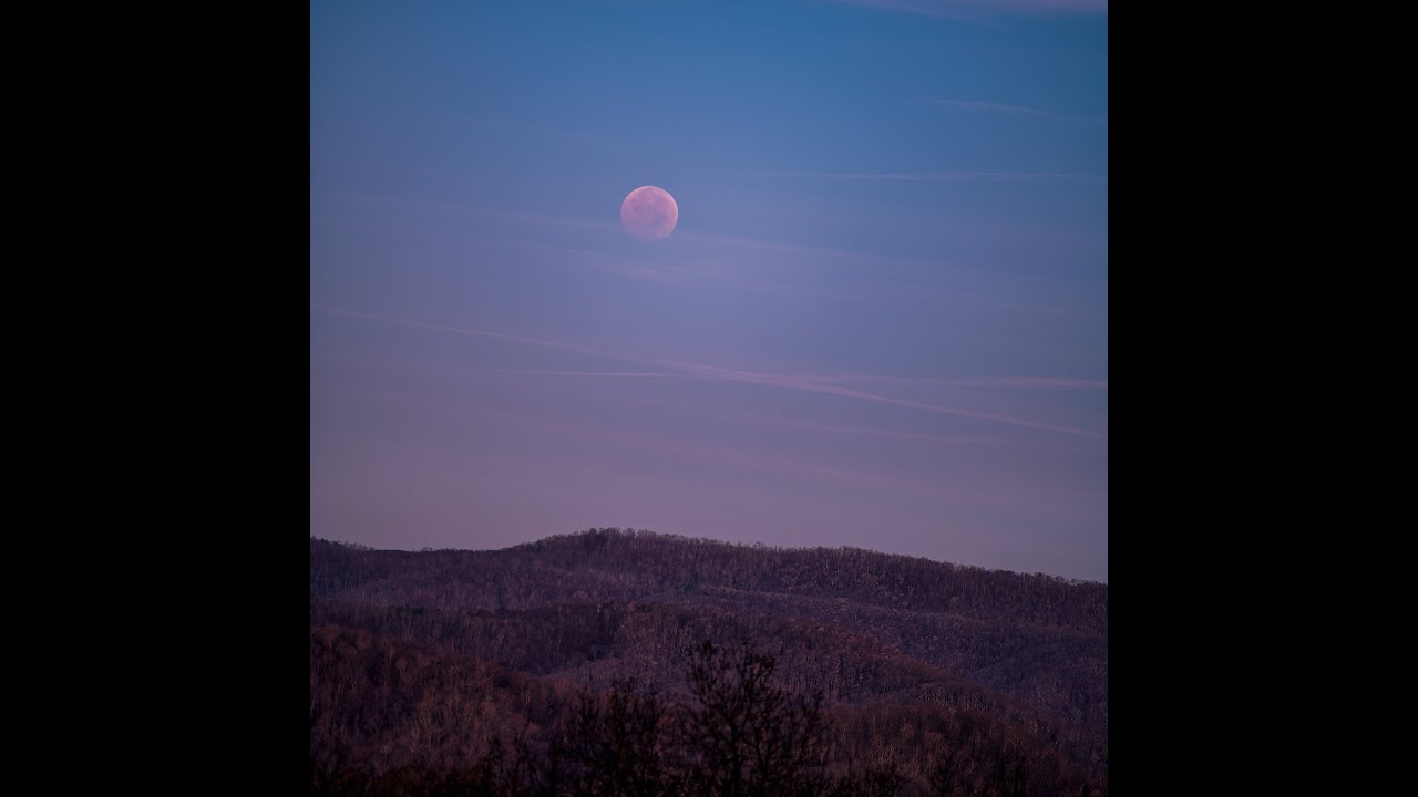 Short lunar eclipse timelapse - YouTube