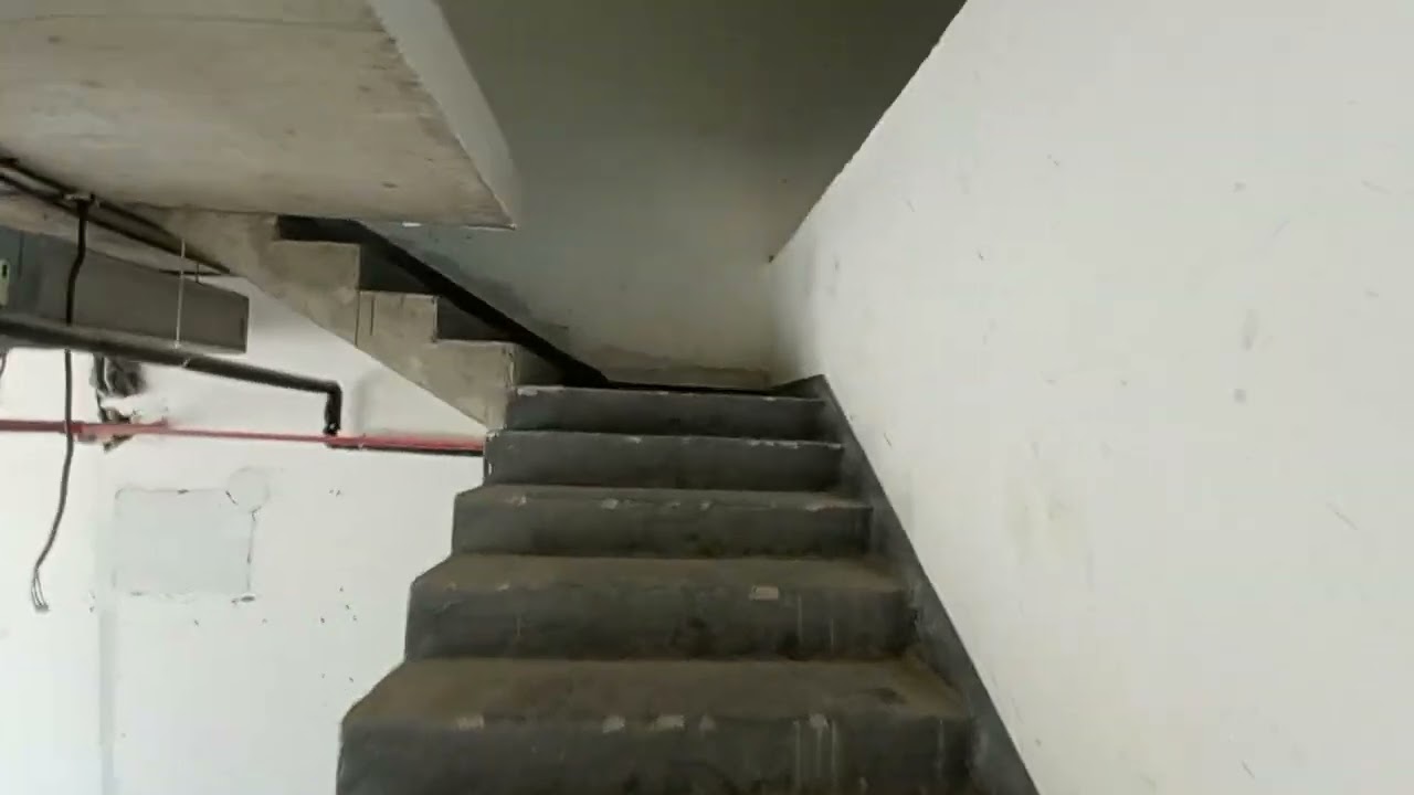 2000 sq-ft G+1 Convenient Location shop | parking