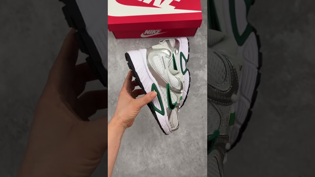 Nike V5 RNR Add WhatsApp：+86 159-803-46095 