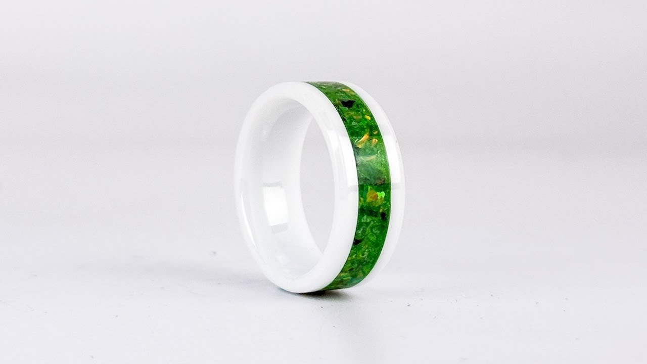 Making the Emerald Boa Ring - White Ceramic and Glowing Emerald Tutorial