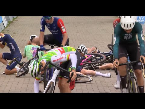 CYCLO-CROSS - Un gadin spectaculaire : Sacré carambolage au départ de la course de Ruddervoorde