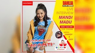 Download lagu SITI BADRIAH - LAGI SYANTIK (LIVE INTERVIEW DI RADIO DAHLIA FM)