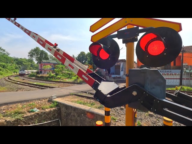 Railroad Crossing Indonesia | Perlintasan Kereta Api 2023 class=