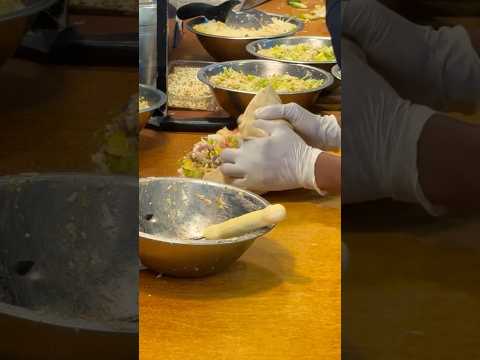 We don’t know how it all fits but it does 🤯 At @vinnyscafeboca