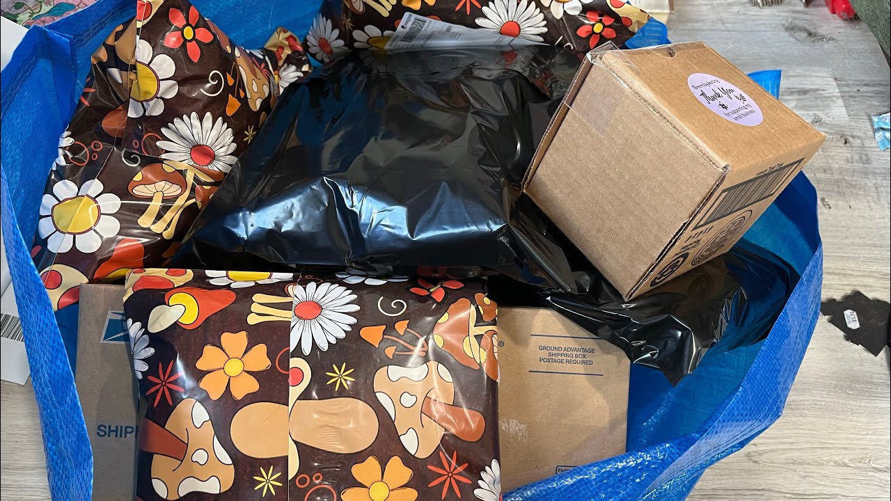 За эти выходные я продала и отправила более 20 товаров!! Заказывайте у меня товары на Poshmark, E...