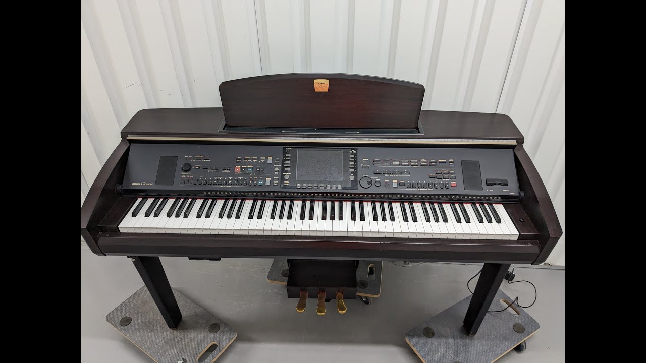 Yamaha Clavinova CVP-307 digital piano in dark rosewood finish