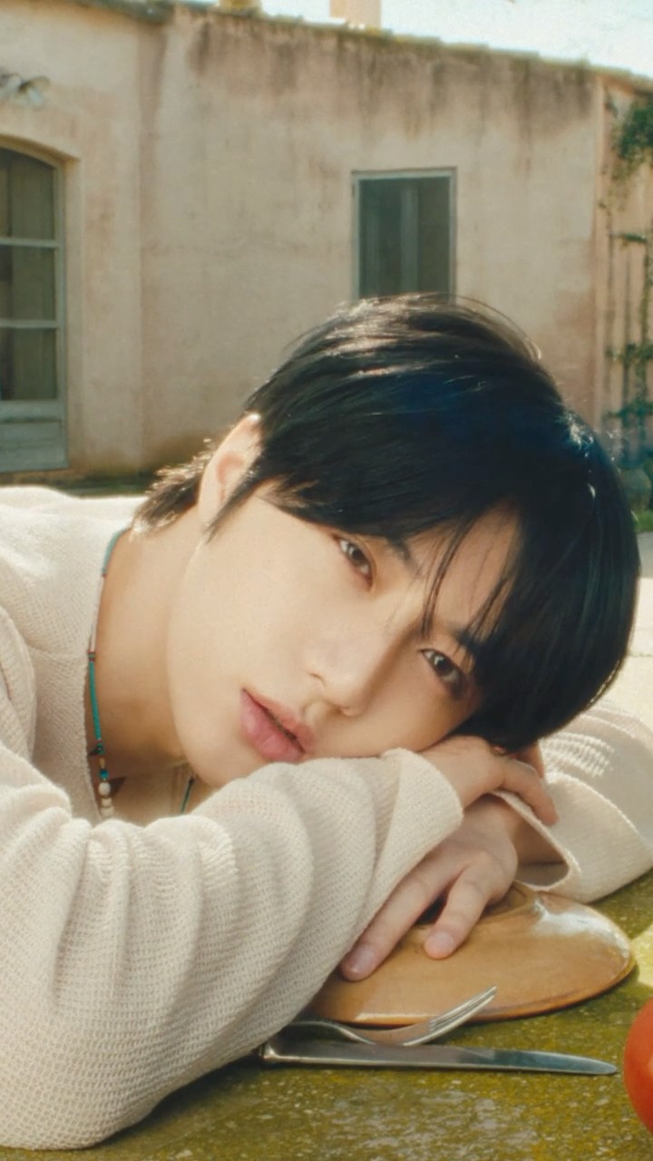 ♡*様 TXT love language ヨンジュン　global グローバル TXT (투모로우바이투게더) 'Love Language' Official MV - YouTube