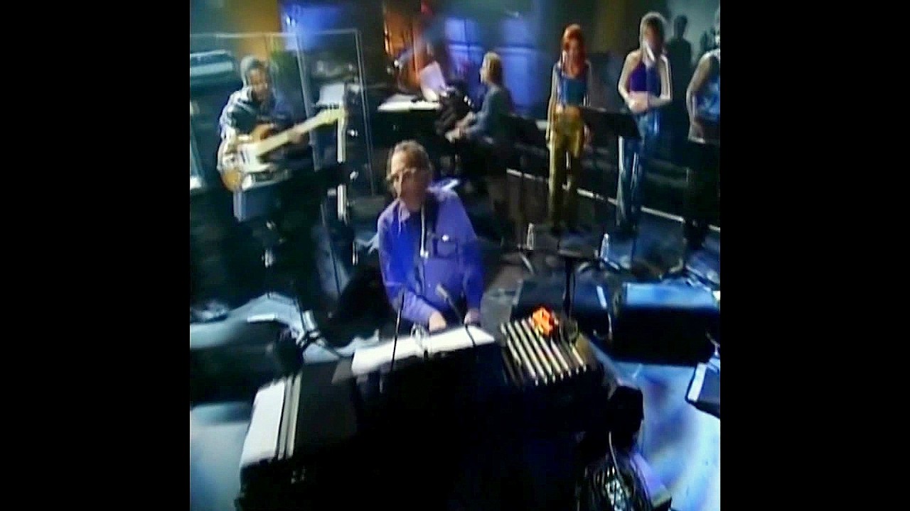 Steely Dan ~ Black Friday ~ 2000 ~ Live Video, from Two Against