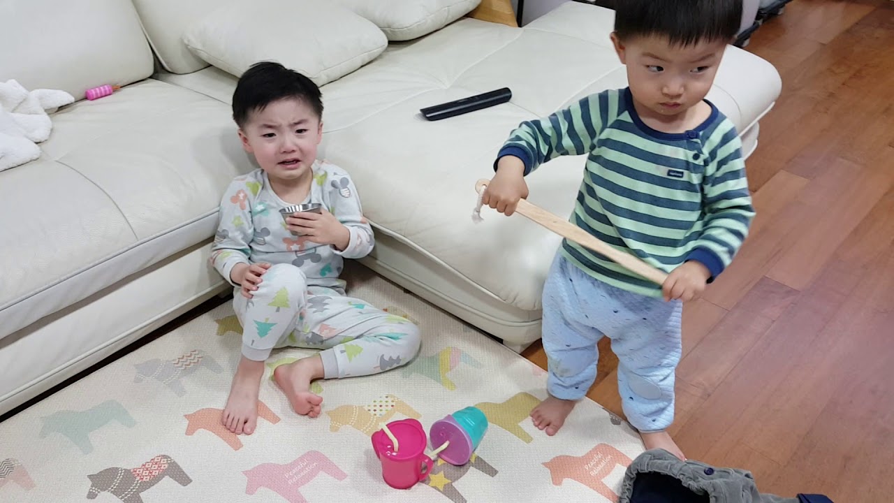 젤리 안준다고 형아를~