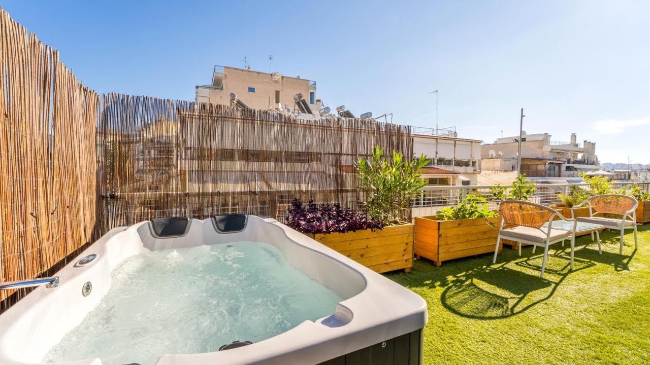 Blue Oasis - Jacuzzi Penthouse | Athens, Greece | Hotel Review 🏩