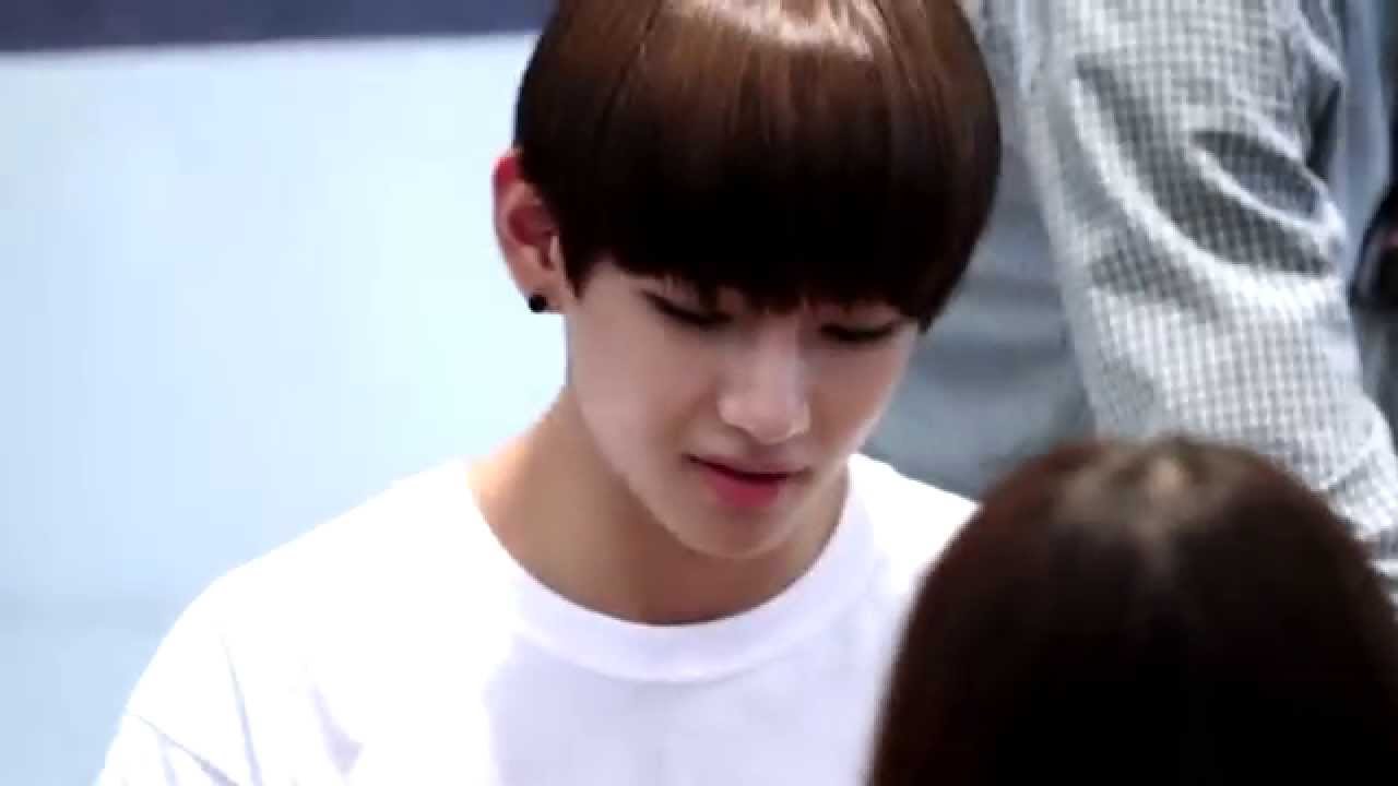 140903 일산 팬사인회 - 볼에 매직 묻은 태형이