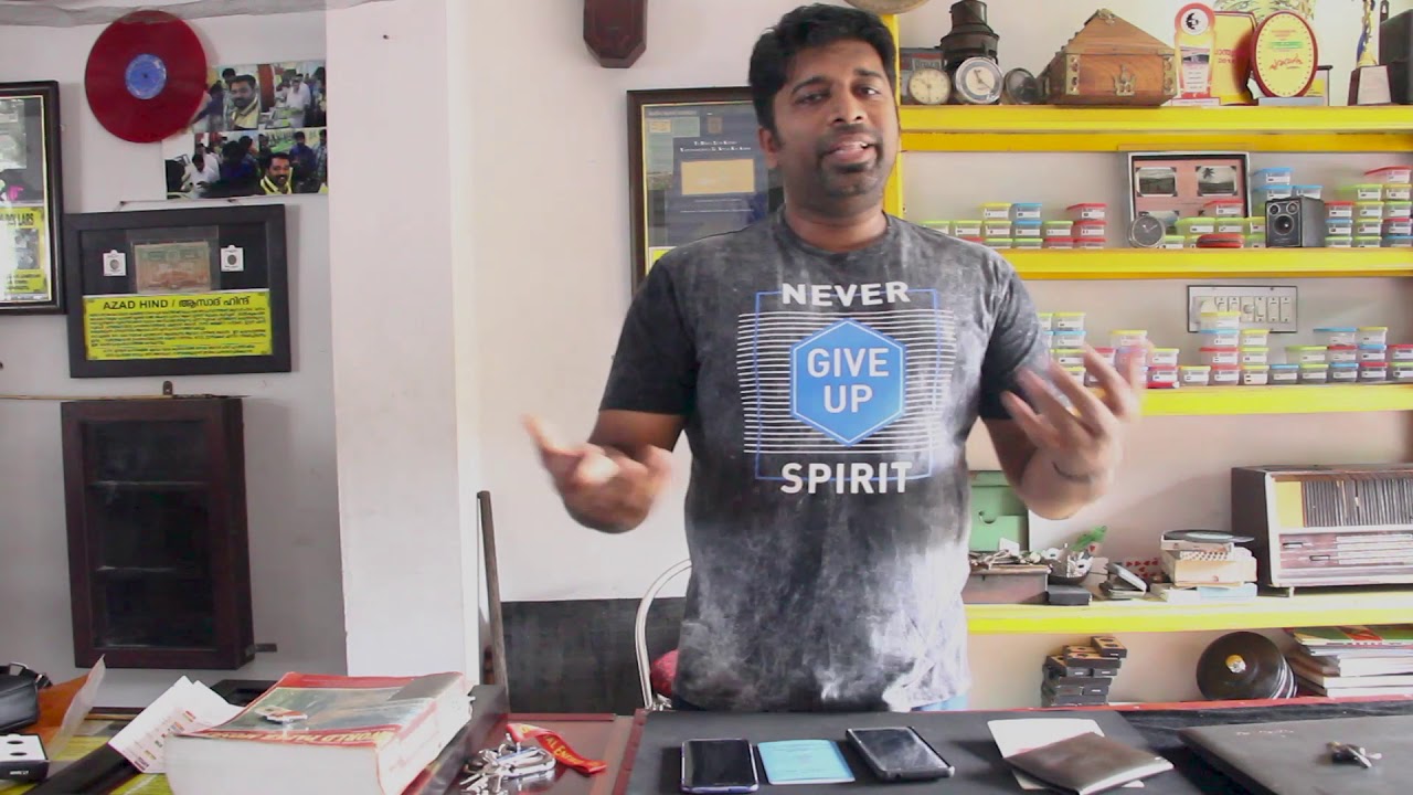 Работа художника-иллюстратора или фокусника крупным планом на круизном судне