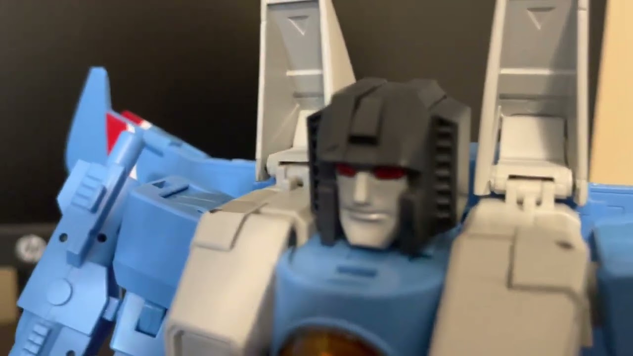 Transformers Masterpiece Thundercracker Takara Tomy MP-52 Eagle Deformation Space Toy Figure Review