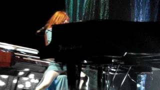 Tori Amos - Precious Things (clip) - Amsterdam 17-9-09