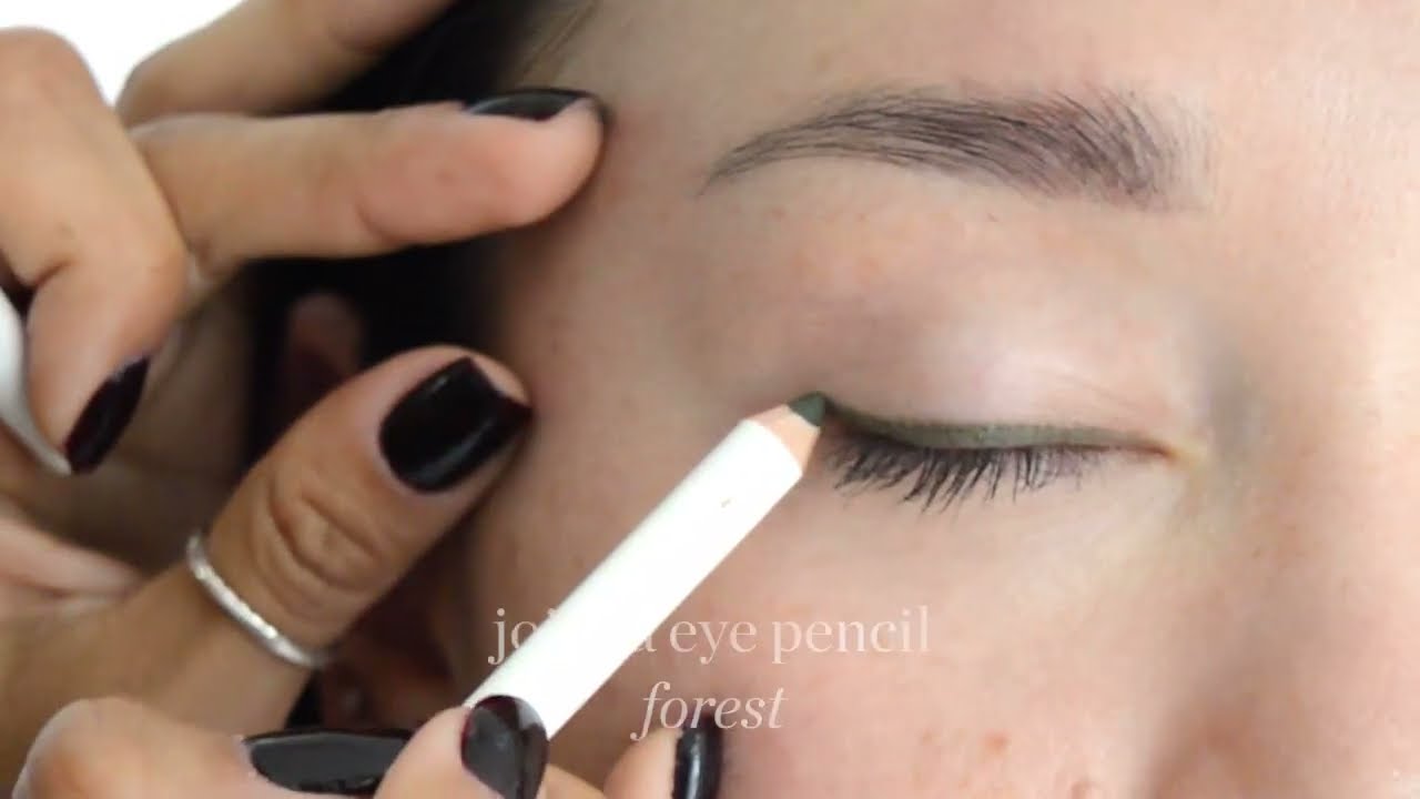 FOCUS sur le crayon pour les yeux à l'huile de jojoba Ere Perez