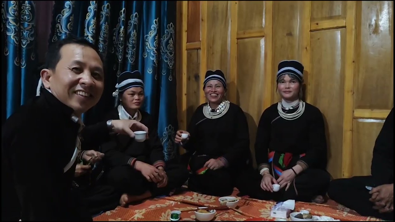 Ông quốc và bà ghền hát tại đám cưới 