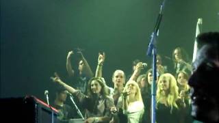 30stm, People on stage before Kings&Queens