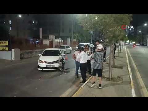 Kaza yapan araçlar polis memurunu ezdi