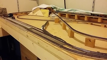 z-scale / spur z automated digital 4 trains run