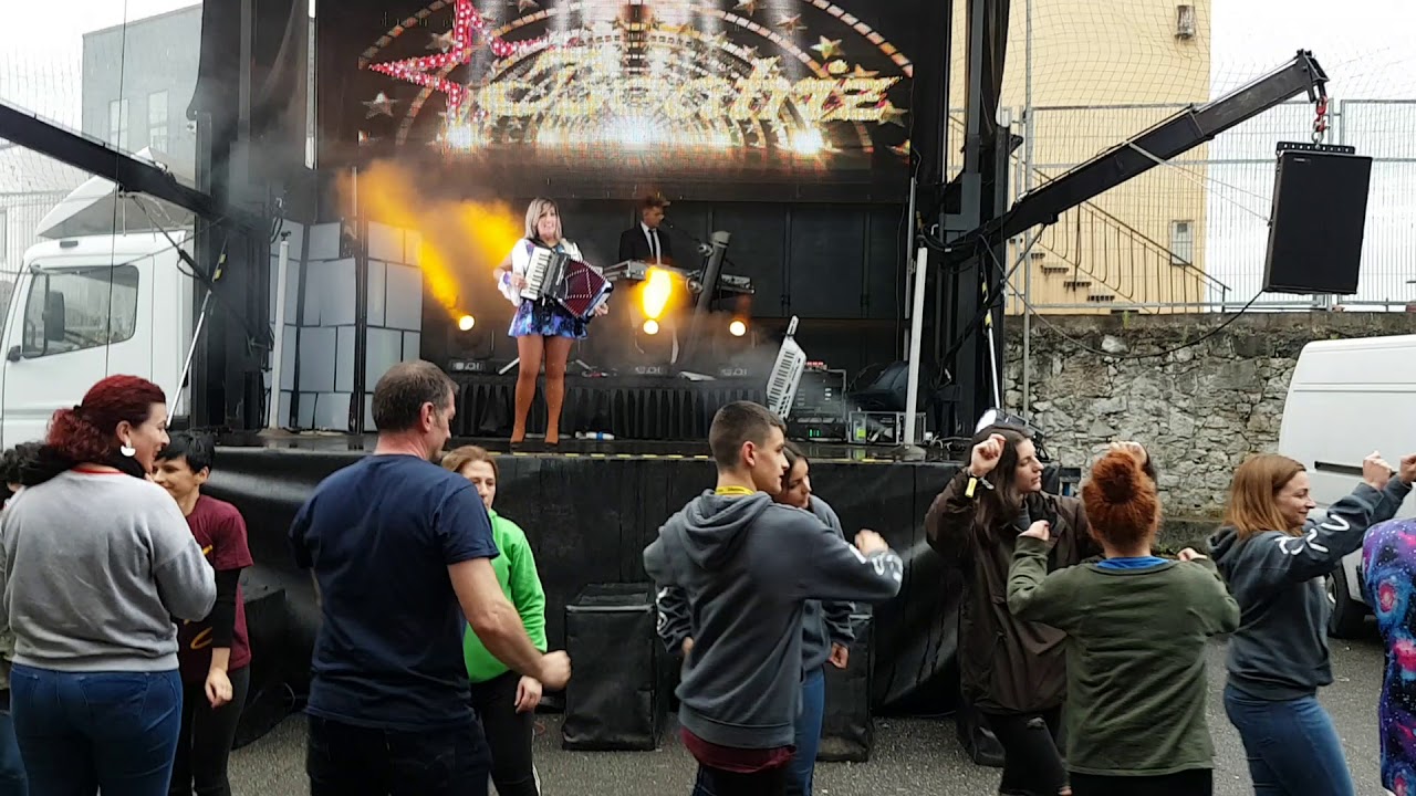 Grupo Beatriz jota aragonesa en laa fiestas de xuno2018 San Claudio- Oviedo