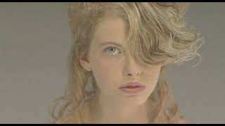 Modern Haircut for Women & Stunning Hair Colour for Girls - Soft, Flowing Tendrils & Elongated ... screenshot 1