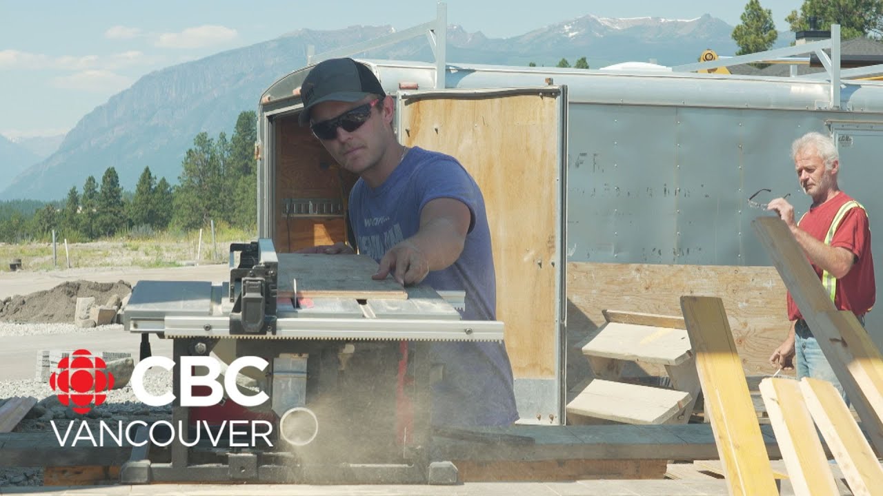 Construction workers describe working outdoors in extreme heat