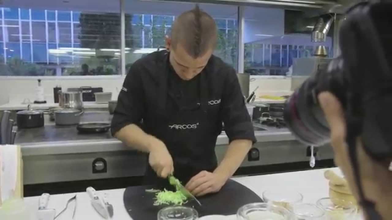 Making Of 'Cocinando Contigo' David Muñoz en DiverXO - YouTube