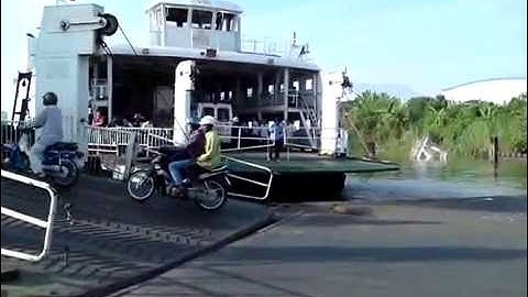 Travel Vietnam - Phà Vàm Cống - Vam Cong ferry