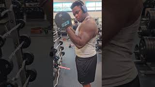 First day of the NFL Draft and we working 💪🏾 #nfldraft2026 #DayOne #LetsEat #NFL #football