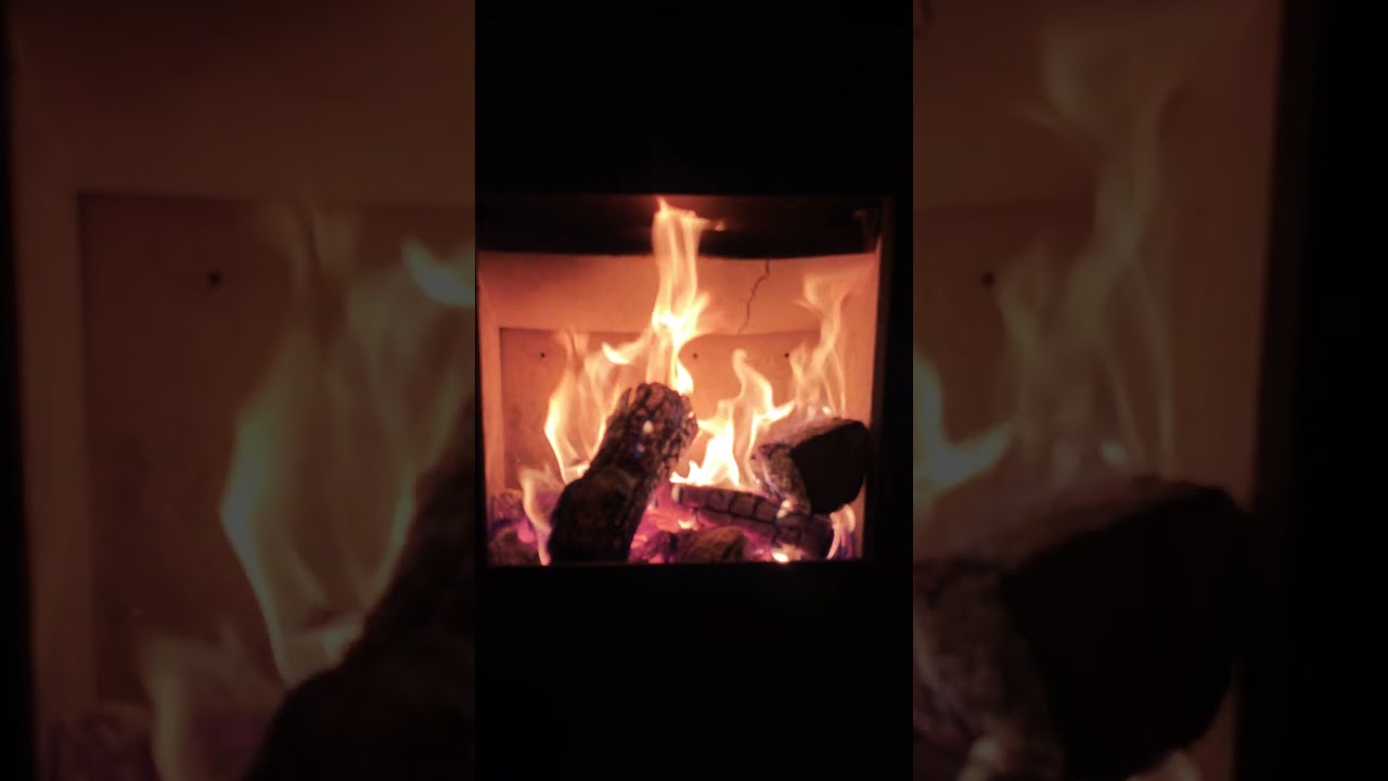 🔥 Crackling Fireplace in Real Time | Warm Home Ambience 🔥