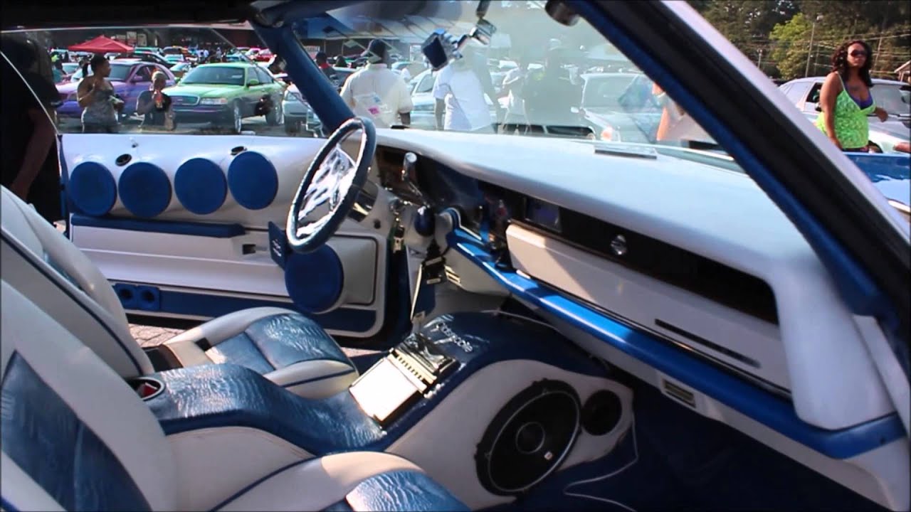 1975 Olds Delta 88 on 30" Asanti wheels