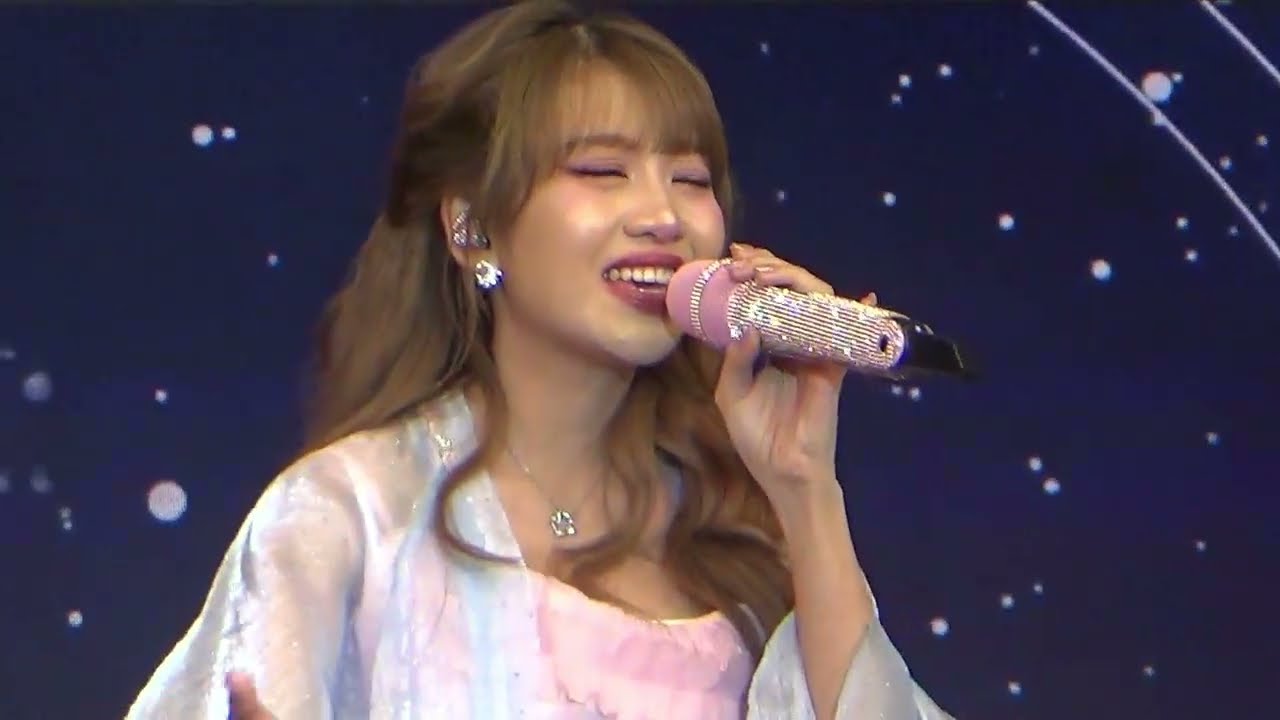 GHEA INDRAWARI MELANGITKAN MU LIVE AT REVO MALL BEKASI 1-3-2026