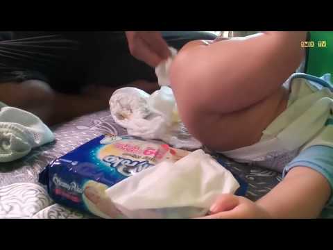 Video: Bagaimanakah cara untuk mengelakkan bayi lelaki saya daripada kencing semasa menukar lampin?
