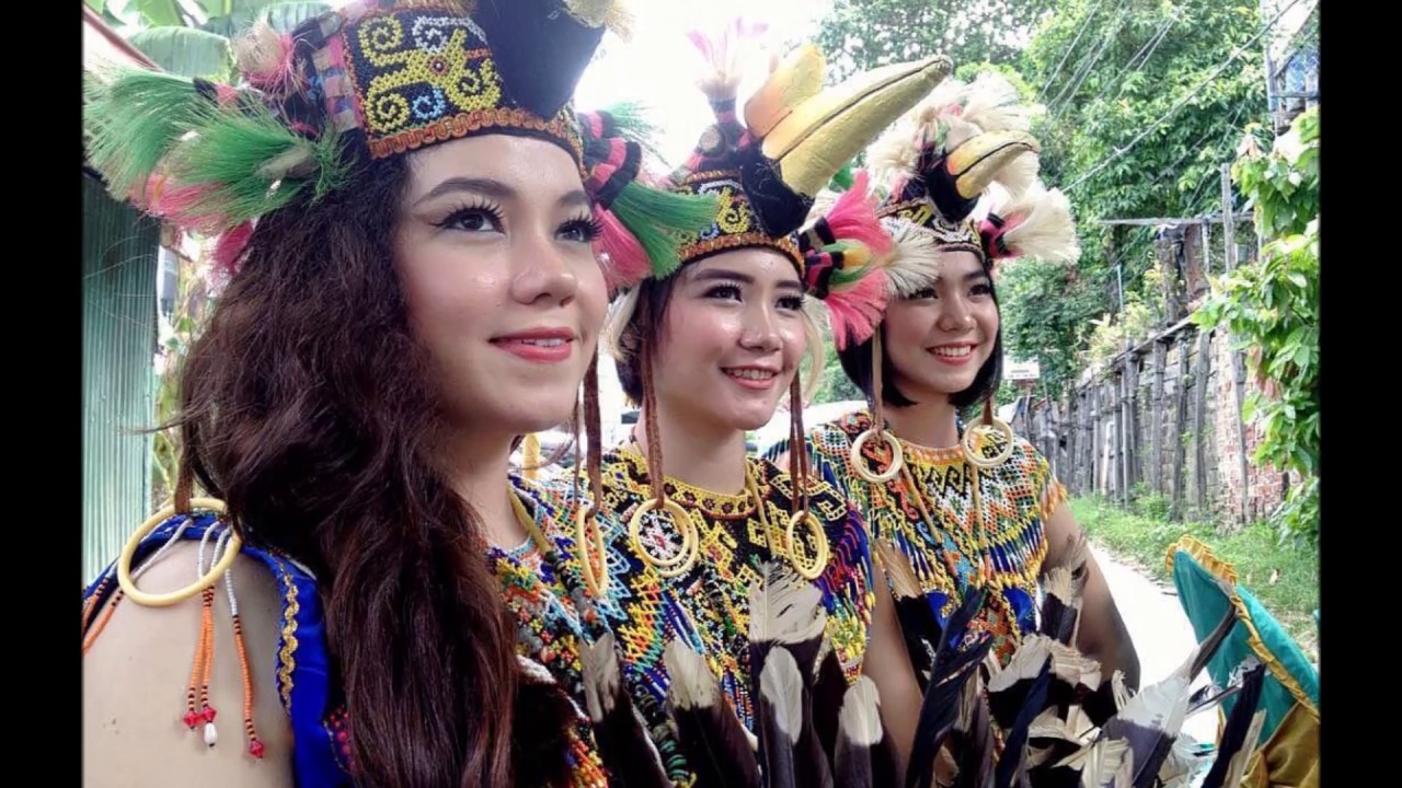 Kecantikan wanita Dayak  Kalimantan YouTube