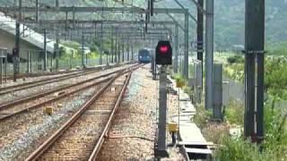 機場快綫A-Train(K411-E111)駛經港鐵欣澳站