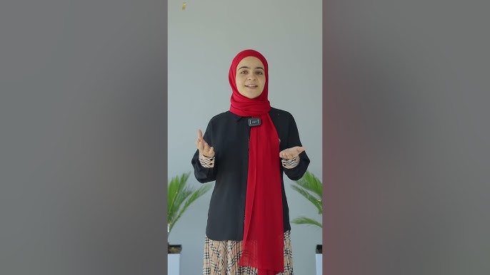 Sevimli yalangoch ayol Sevimli yalangoch ayol