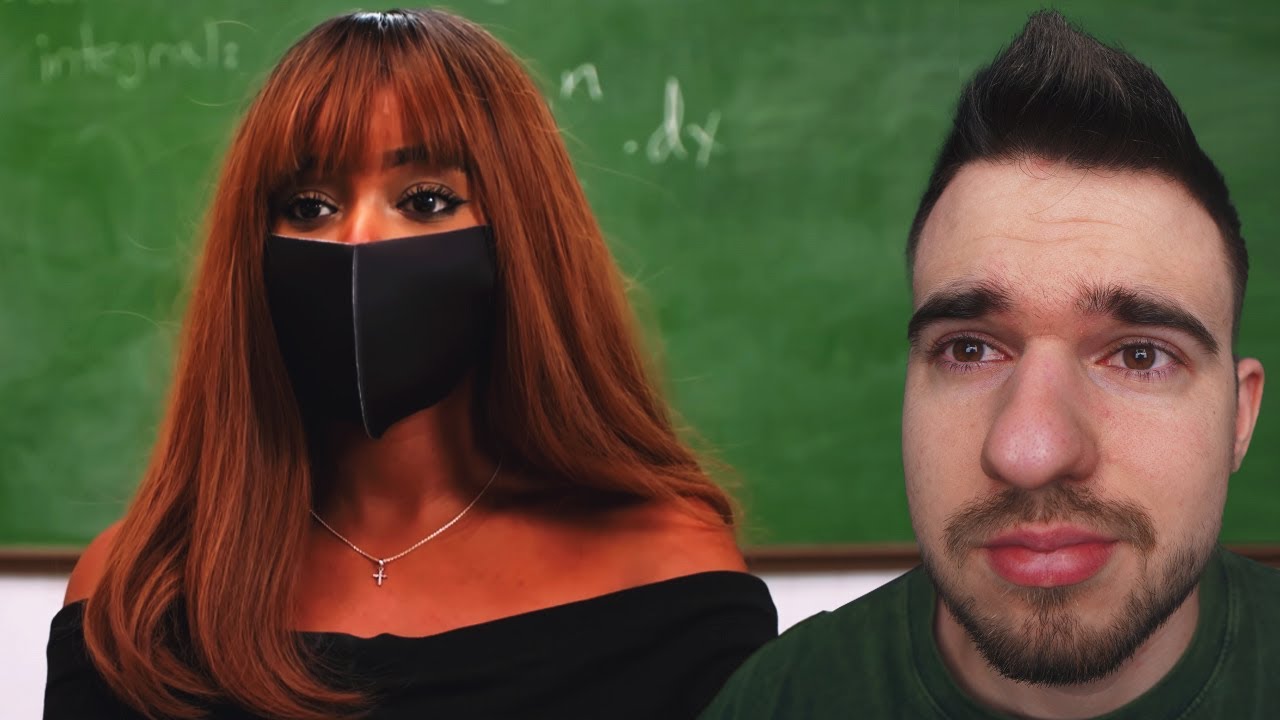 NEM LÁTHATJA SENKI A TANÁRNŐ ARCÁT AZ ISKOLÁBAN!