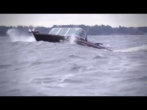 Finval 555 FishPro. Работа корпуса на волне.